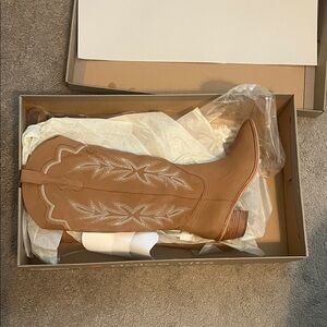 Dolce Vita Tan cowboy Heeled Boots